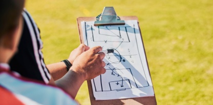 Wenn Personalverantwortliche zum Spielmacher werden – Taktische Finesse ohne Ballkontakt