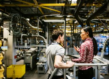Branche Industrie Maschinen Produktion Frau Mann 